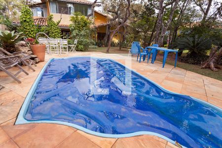 Piscina de casa de condomínio à venda com 3 quartos, 263m² em Brumadinho, Brumadinho