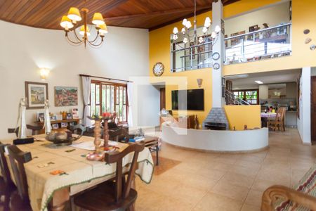 Sala de casa de condomínio à venda com 3 quartos, 263m² em Brumadinho, Brumadinho