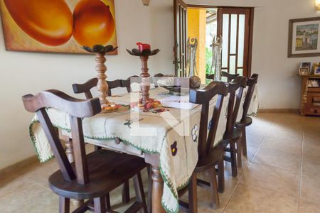 Sala de casa de condomínio à venda com 3 quartos, 263m² em Brumadinho, Brumadinho