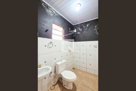 Banheiro social de casa à venda com 1 quarto, 40m² em Batistini, São Bernardo do Campo