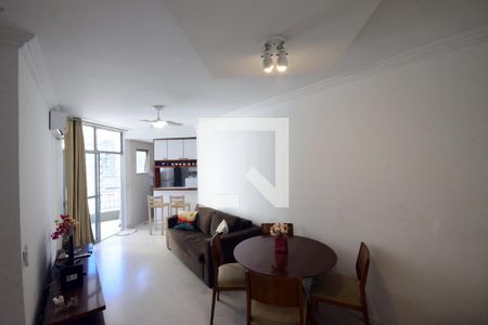 Sala de apartamento para alugar com 1 quarto, 51m² em Barra da Tijuca, Rio de Janeiro