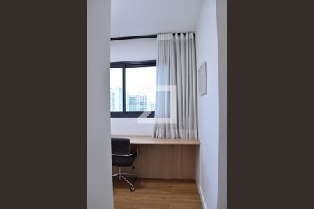 Quarto 1 de apartamento para alugar com 2 quartos, 66m² em Centro, Curitiba