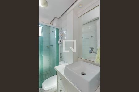 Banheiro de apartamento à venda com 2 quartos, 50m² em Parque Fongaro, São Paulo
