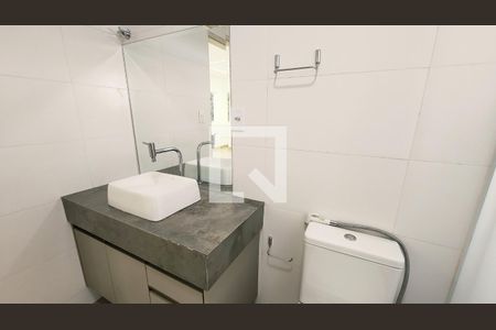 Banheiro de casa de condomínio à venda com 4 quartos, 184m² em Vila Aparecida, Jundiaí