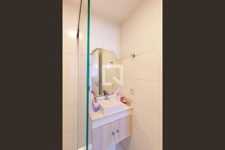 Banheiro de apartamento à venda com 2 quartos, 38m² em Presidente Altino, Osasco