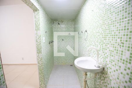 Banheiro de kitnet/studio para alugar com 1 quarto, 30m² em Campo Grande, Rio de Janeiro