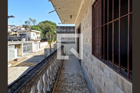Corredor Externo de casa à venda com 5 quartos, 111m² em Vila Herminia, São Paulo