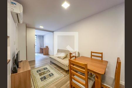 Sala de kitnet/studio para alugar com 1 quarto, 45m² em Lapa, Rio de Janeiro