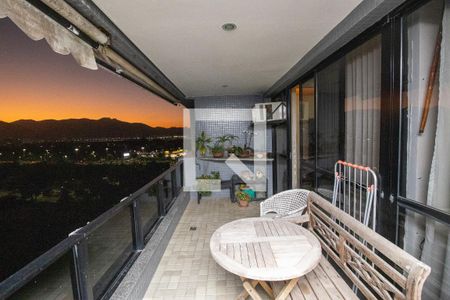 Varanda de apartamento à venda com 4 quartos, 145m² em Barra da Tijuca, Rio de Janeiro