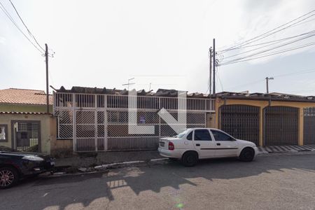 Fachada de casa à venda com 3 quartos, 120m² em Centro, Osasco