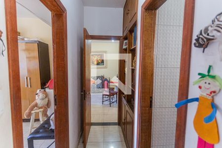 Corredor de apartamento para alugar com 3 quartos, 82m² em Cidade Nova, Belo Horizonte