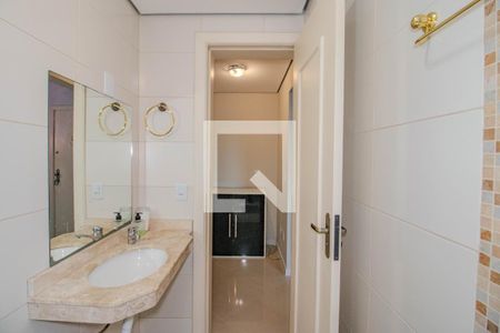 Banheiro de apartamento à venda com 1 quarto, 46m² em Passo D’areia, Porto Alegre