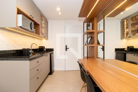 Cozinha de kitnet/studio para alugar com 1 quarto, 21m² em Água Verde, Curitiba