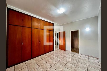 Suíte de casa à venda com 4 quartos, 320m² em Jardim Nossa Senhora Auxiliadora, Campinas