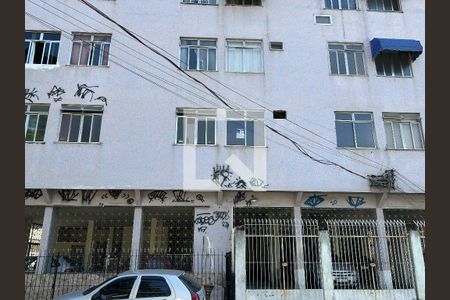 Fachada + plaquinha de apartamento para alugar com 2 quartos, 70m² em Madureira, Rio de Janeiro