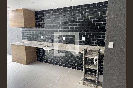 Casa à venda com 3 quartos, 103m² em Vila Carrão, São Paulo
