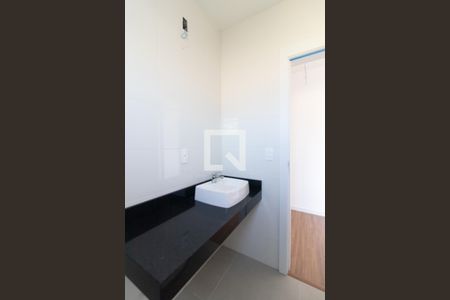 Banheiro da Suíte de casa de condomínio à venda com 3 quartos, 92m² em Hípica, Porto Alegre