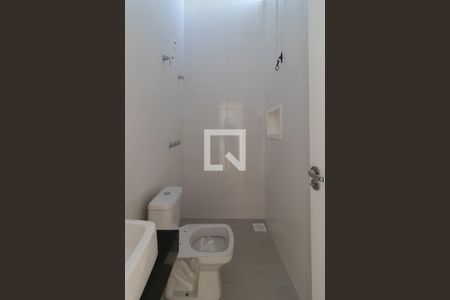 Banheiro Social de casa de condomínio à venda com 3 quartos, 92m² em Hípica, Porto Alegre