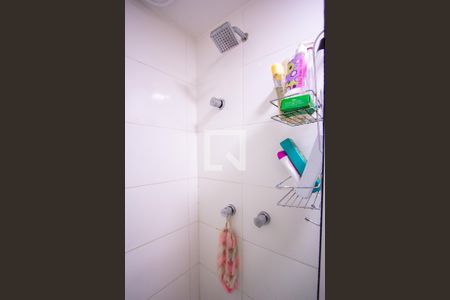 Banheiro de apartamento para alugar com 2 quartos, 56m² em Alcantara, São Gonçalo