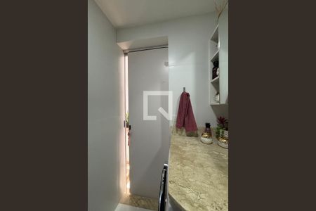 Banheiro social de apartamento à venda com 1 quarto, 23m² em Botafogo, Rio de Janeiro