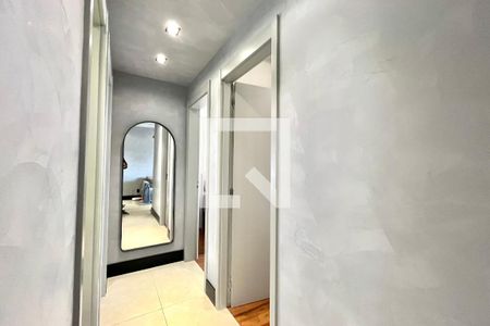 Corredor de apartamento à venda com 3 quartos, 82m² em Jardim Prudência, São Paulo