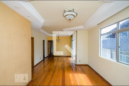 Apartamento à venda com 4 quartos, 240m² em Padre Eustáquio, Belo Horizonte