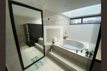 Casa à venda com 4 quartos, 872m² em Barra da Tijuca, Rio de Janeiro