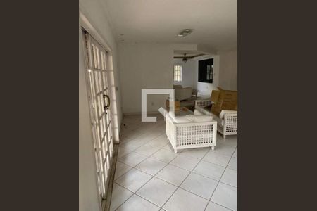 Casa à venda com 5 quartos, 300m² em Engenho do Mato, Niterói