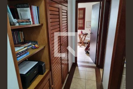 Casa à venda com 4 quartos, 211m² em Badu, Niterói