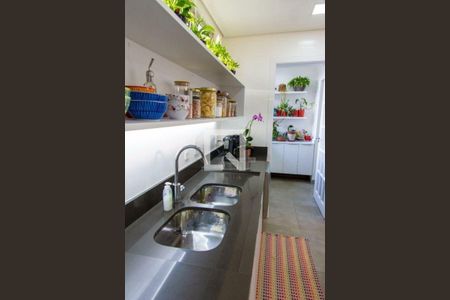 Apartamento à venda com 4 quartos, 210m² em Santa Cecilia, São Paulo