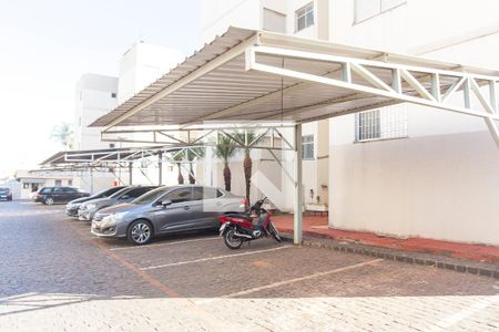 Garagem de apartamento para alugar com 2 quartos, 56m² em Segismundo Pereira, Uberlândia