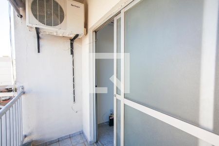 Varanda de apartamento para alugar com 2 quartos, 56m² em Segismundo Pereira, Uberlândia