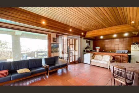 Casa à venda com 4 quartos, 500m² em Jardim Sao Bento, São Paulo