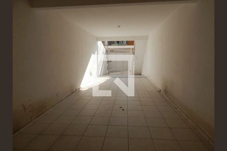 Casa à venda com 3 quartos, 300m² em Vila Granada, São Paulo