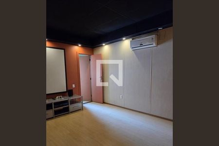 Casa à venda com 3 quartos, 303m² em Chácara Seis de Outubro, São Paulo