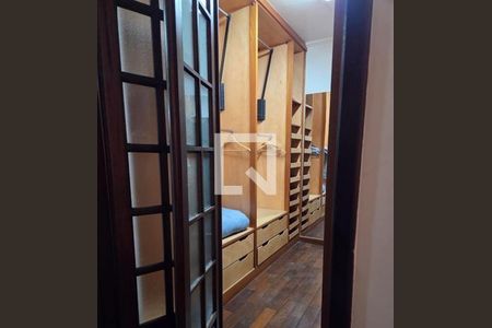 Casa à venda com 3 quartos, 303m² em Chácara Seis de Outubro, São Paulo