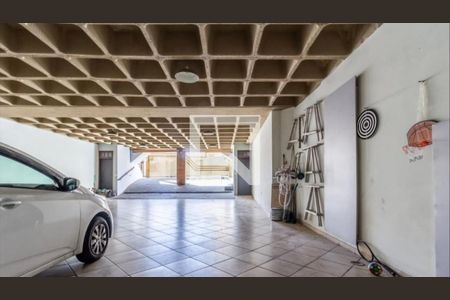 Casa à venda com 3 quartos, 303m² em Chácara Seis de Outubro, São Paulo