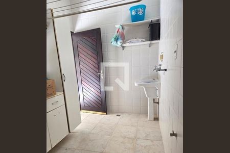 Casa à venda com 3 quartos, 303m² em Chácara Seis de Outubro, São Paulo