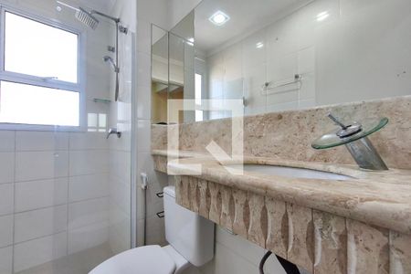 Banheiro de apartamento à venda com 2 quartos, 49m² em Vila Faustina Ii, Campinas