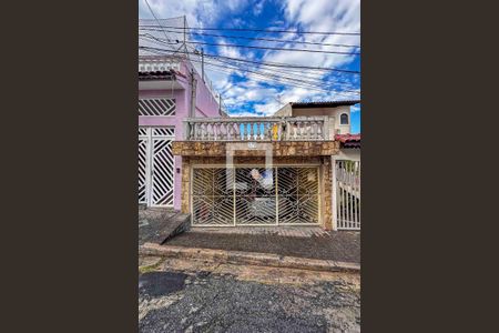 Fachada de casa à venda com 3 quartos, 280m² em Vila Palmares, Santo André