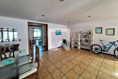 Sala 1 de casa à venda com 5 quartos, 498m² em Camboinhas, Niterói