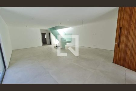Casa à venda com 4 quartos, 450m² em Barra da Tijuca, Rio de Janeiro