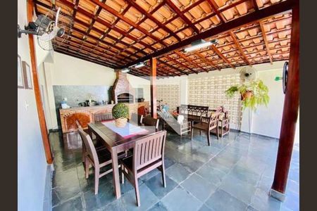 Casa à venda com 3 quartos, 255m² em Anil, Rio de Janeiro