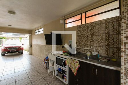 Área externa de casa à venda com 3 quartos, 200m² em Olaria, Canoas