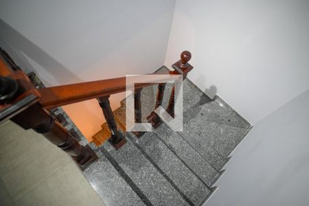 Escada de casa à venda com 4 quartos, 450m² em Vila Liviero, São Paulo