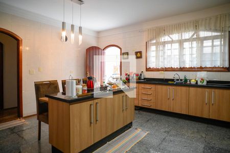 Cozinha de casa à venda com 4 quartos, 450m² em Vila Liviero, São Paulo