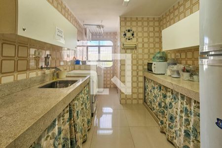 Cozinha de apartamento para alugar com 2 quartos, 70m² em Jardim Sao Miguel, Guarujá