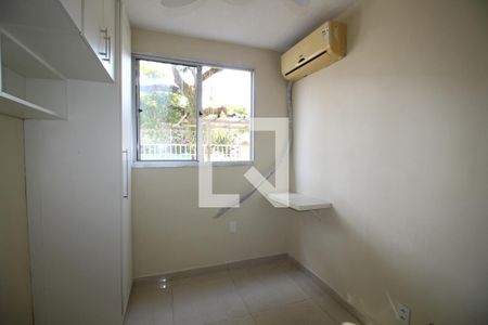 Quarto 1 de apartamento para alugar com 2 quartos, 55m² em Taquara, Rio de Janeiro