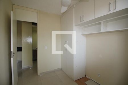 Quarto 1 de apartamento para alugar com 2 quartos, 55m² em Taquara, Rio de Janeiro