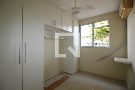 Quarto 1 de apartamento para alugar com 2 quartos, 55m² em Taquara, Rio de Janeiro